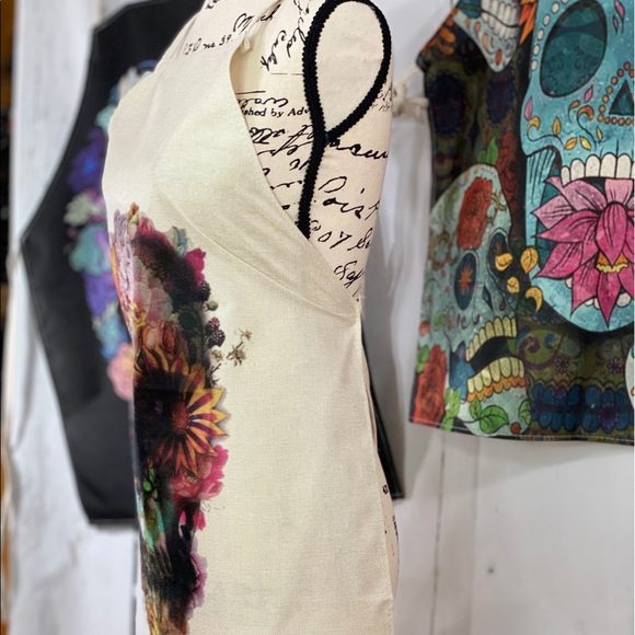 Apron Floral Skull Cooking Crafts Mardi Gras - Picture 5 of 6